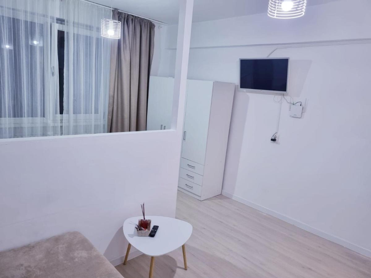 Garsoniera Craiova Centru Apartment Bagian luar foto