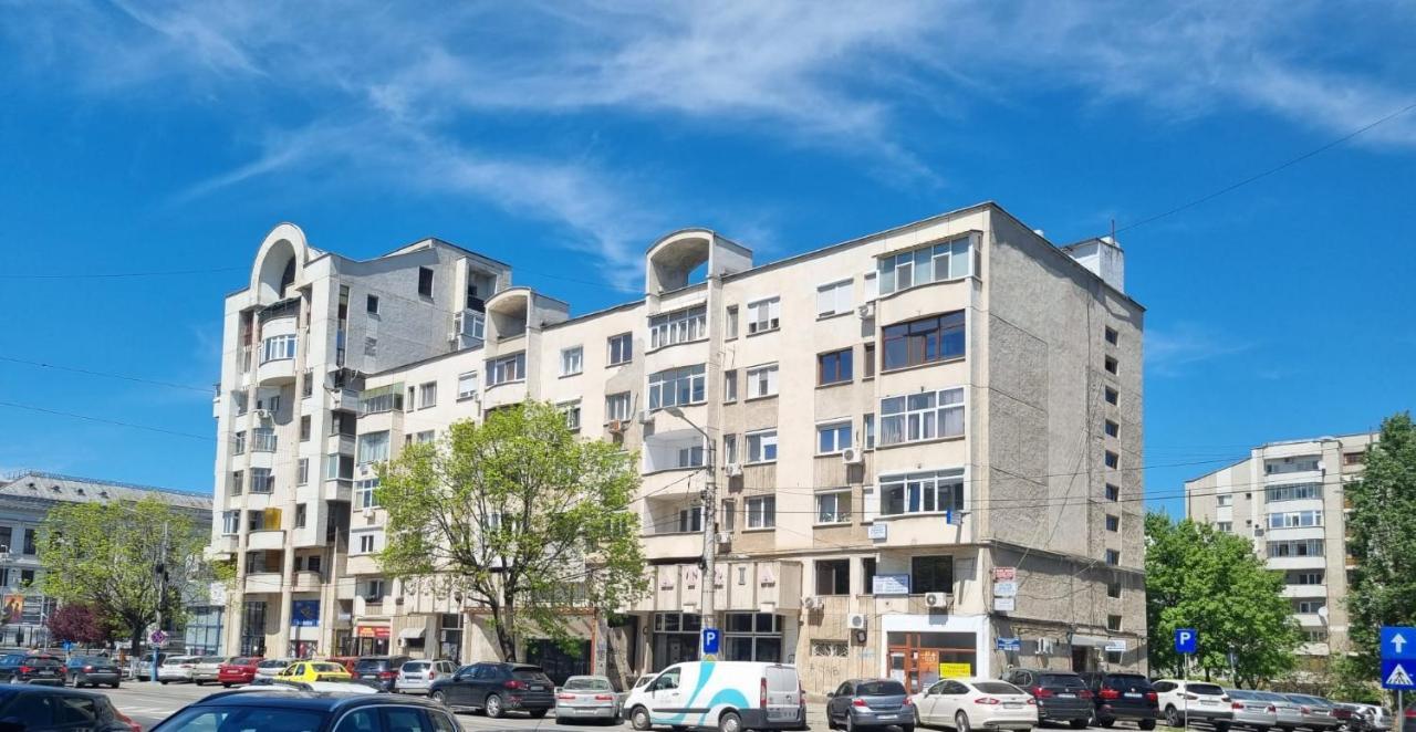 Garsoniera Craiova Centru Apartment Bagian luar foto